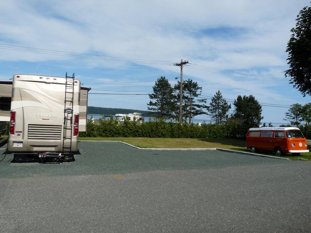 Driftwood By The Sea Inn Campbell River Esterno foto