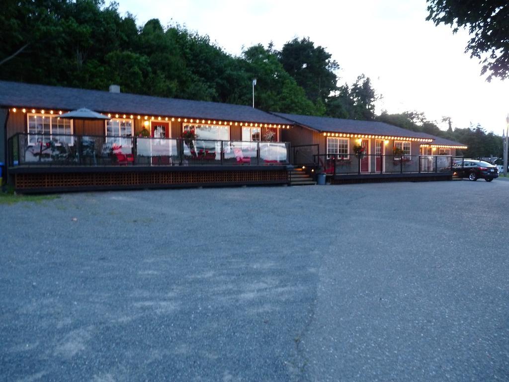 Driftwood By The Sea Inn Campbell River Esterno foto