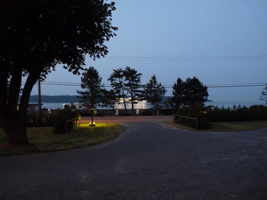 Driftwood By The Sea Inn Campbell River Esterno foto