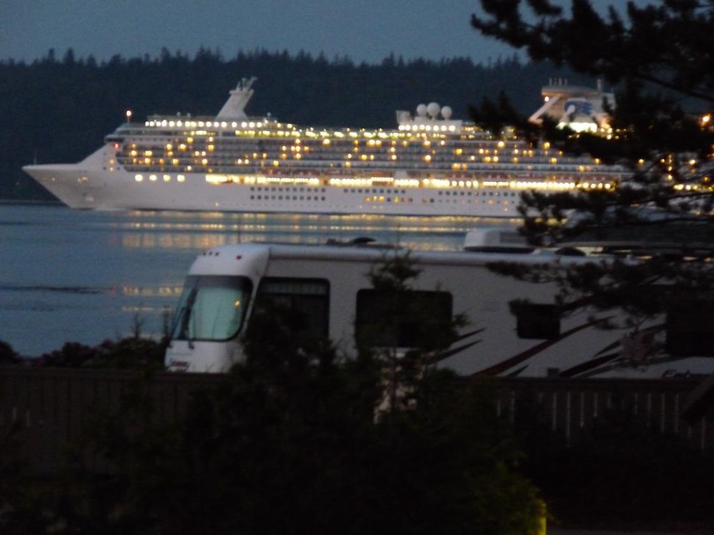 Driftwood By The Sea Inn Campbell River Esterno foto